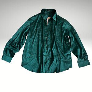 Micas Emerald Green Satin 2-Piece Set NWT Size Medium (Top & Shorts)